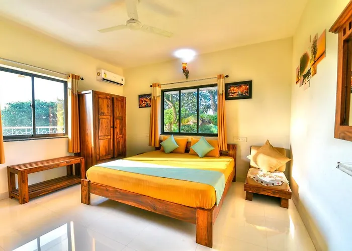 Monarch Suites