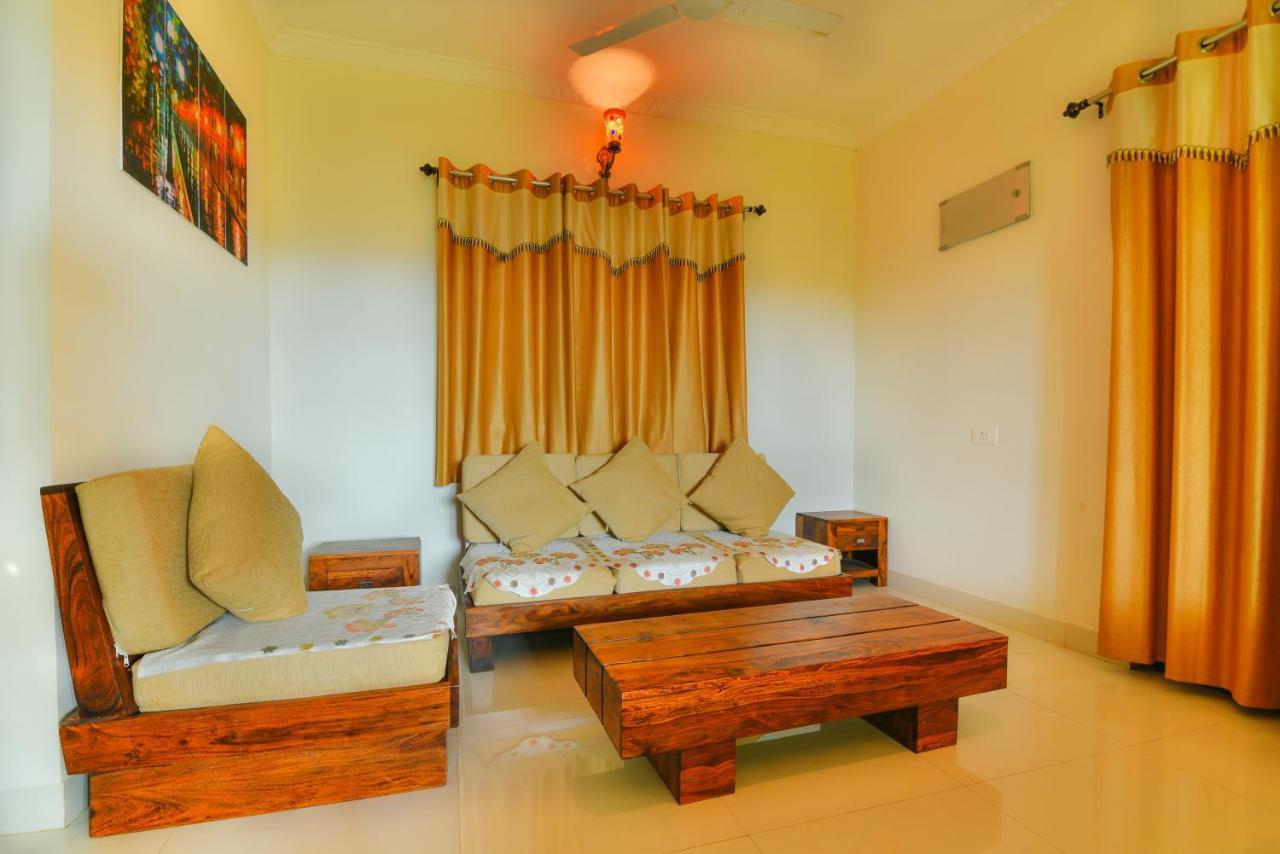 Monarch Resort 3*